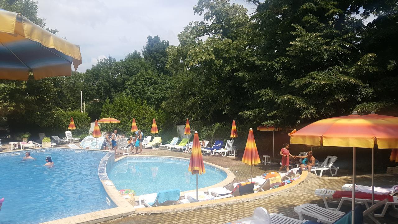 Privates, Schoenes Und Grosses Appartement In Goldstrand Bagian luar foto