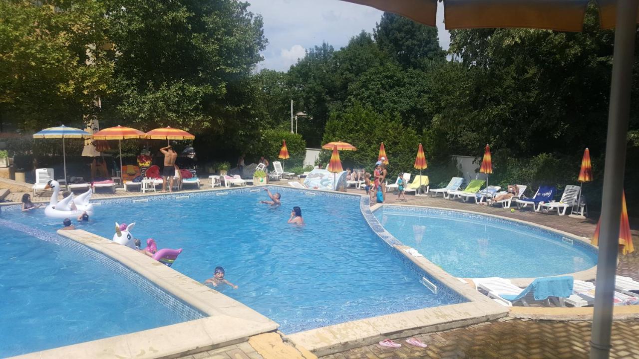 Privates, Schoenes Und Grosses Appartement In Goldstrand Bagian luar foto